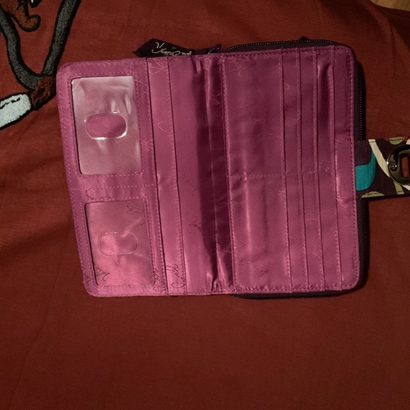 VERA BRADLEY Turnlock & Zip Around Wallet Plum Crazy - Picture 3 of 4